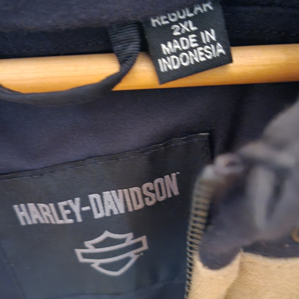 Harley-Davidson Men's Black and Tan Bomber Jacket - Picture 5 of 5